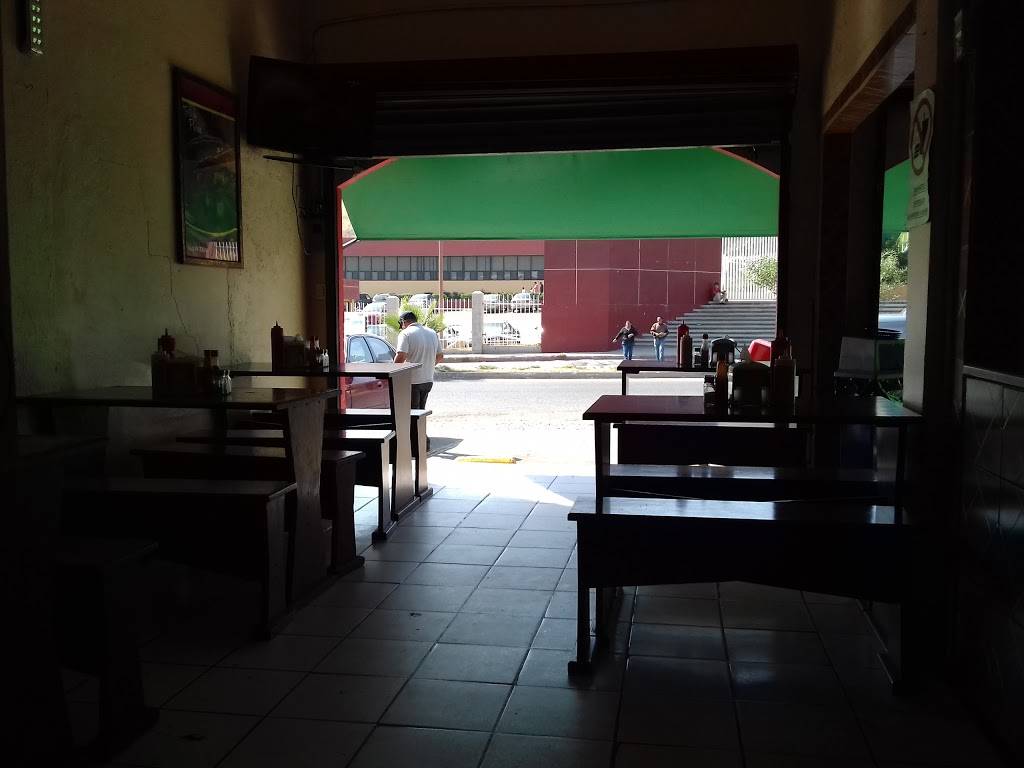 La Reyna De Las Hamburguesas | restaurant | Pso de Los Laureles 91802, El Refugio, Garcia, Redondo, B.C., Mexico | 016643028794 OR +52 664 302 8794