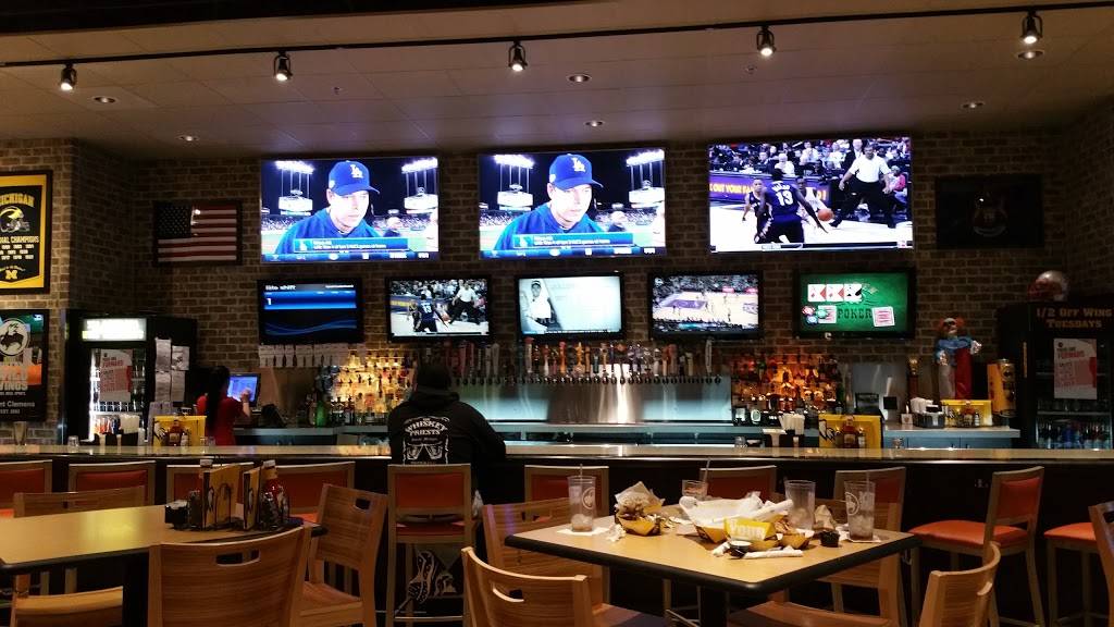 Buffalo Wild Wings | meal takeaway | 48 Market St, Mt Clemens, MI 48043, USA | 5864690725 OR +1 586-469-0725