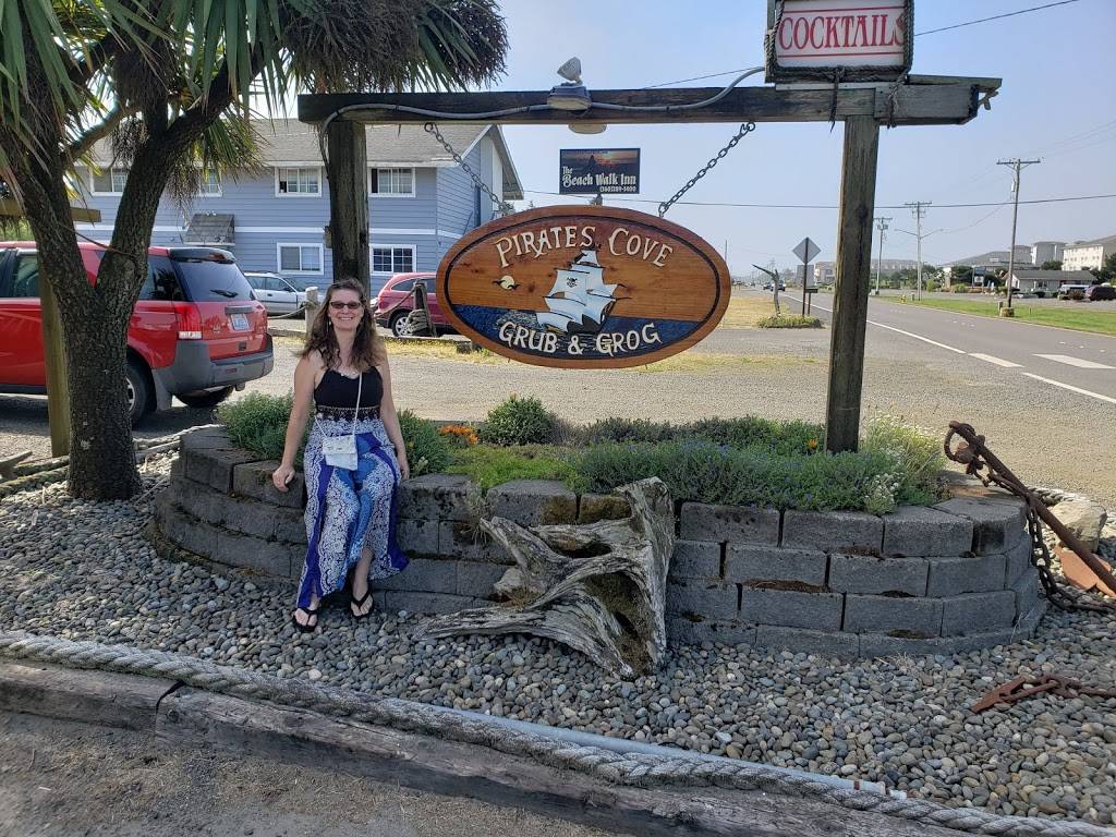 Pirates Cove Pub | restaurant | 798 Ocean Shores Blvd NW, Ocean Shores, WA 98569, USA | 3602894400 OR +1 360-289-4400