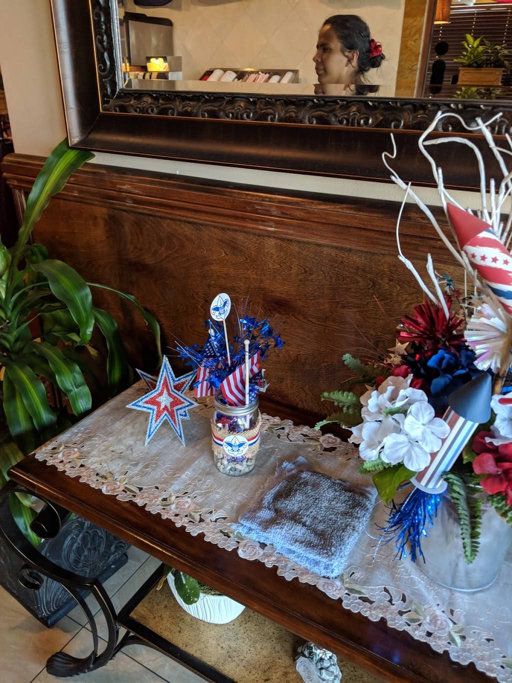 Pauls Place | restaurant | 125 E Taft Ave, Orange, CA 92865, USA | 7142838701 OR +1 714-283-8701