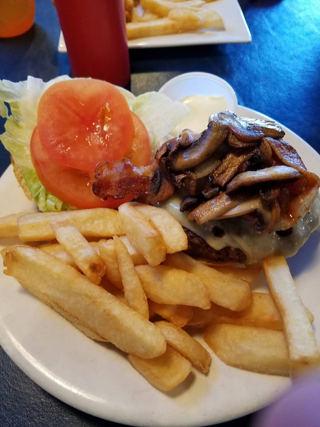 The Barn Pub & Grille | restaurant | 5 Ring St, Amesbury, MA 01913, USA | 9783888700 OR +1 978-388-8700