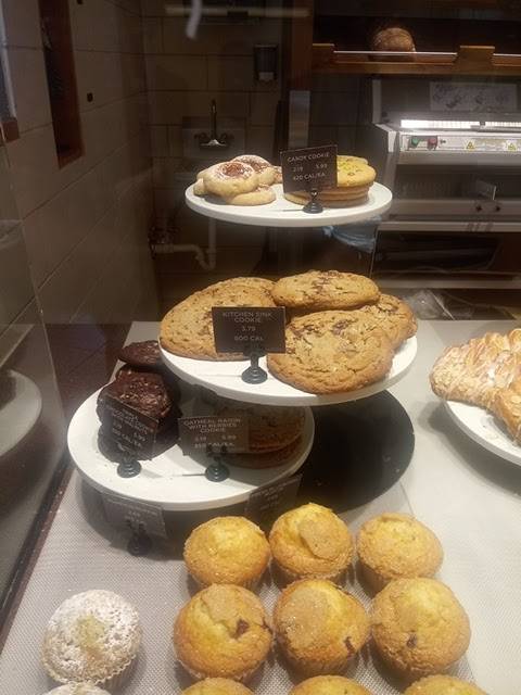 Starbucks | cafe | 9011 Daniels Pkwy #101, Fort Myers, FL 33912, USA | 2392256738 OR +1 239-225-6738