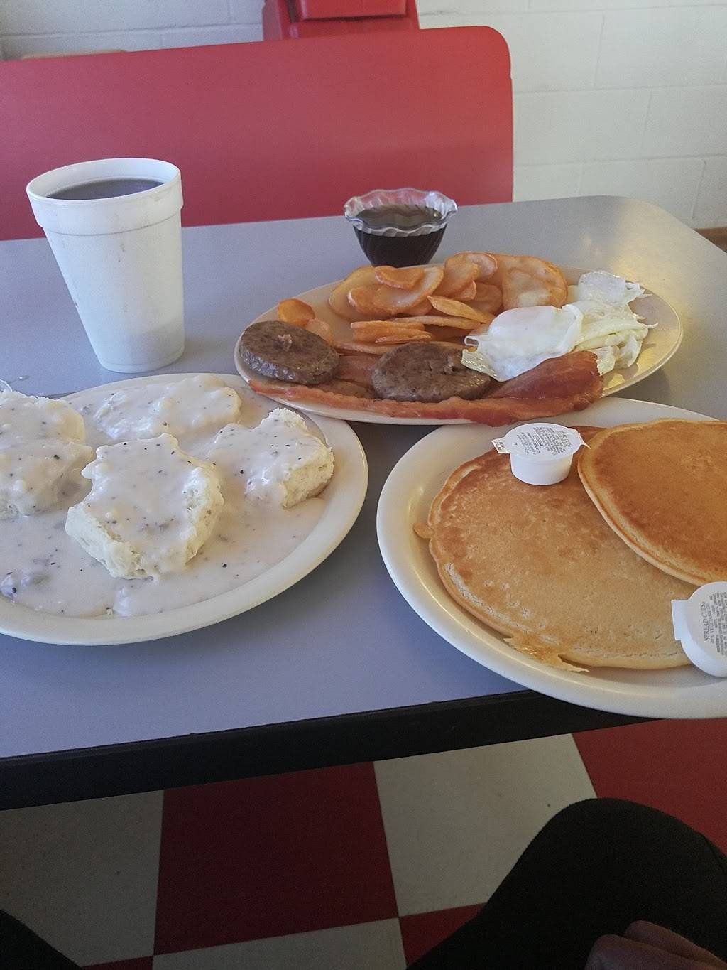 The Dairy Barn | restaurant | 601 Morgantown St, Caneyville, KY 42721, USA | 2708796941 OR +1 270-879-6941