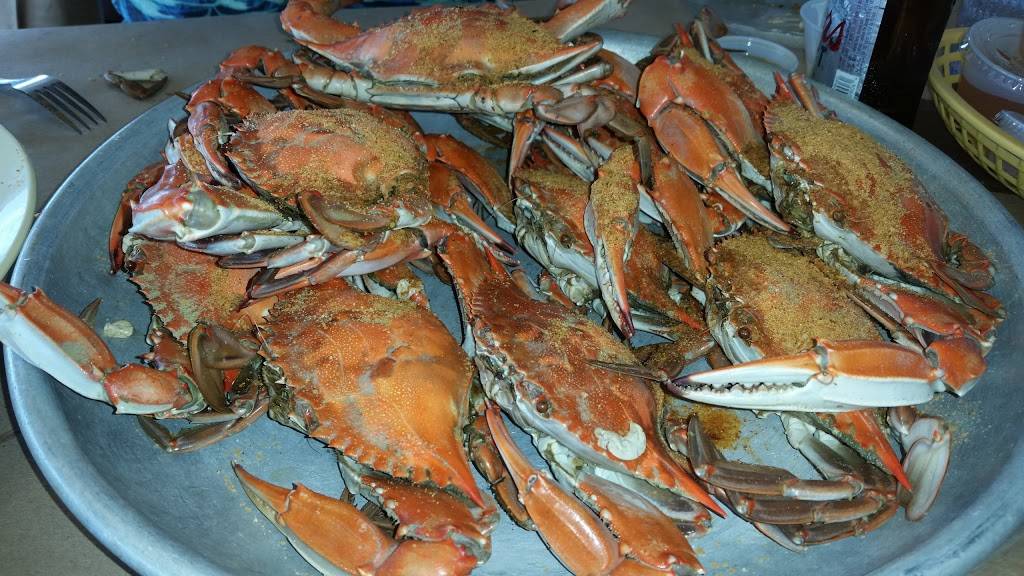 Clarkes Landing Restaurant | restaurant | 24580 Clarkes Landing Ln, Hollywood, MD 20636, USA | 3013733986 OR +1 301-373-3986