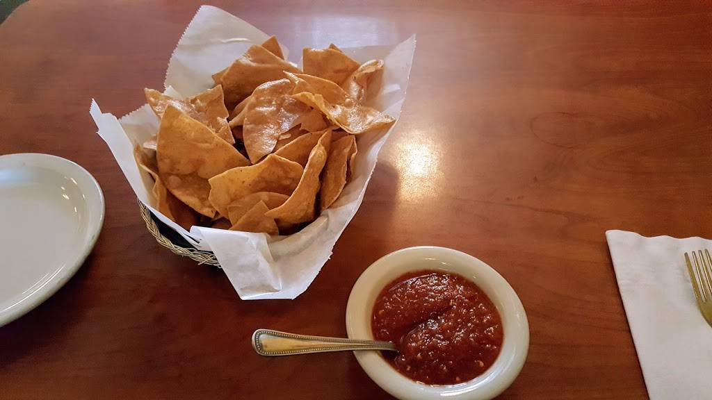 La Cucaracha Mexican Restaurante | restaurant | 36 Dale St S, St Paul, MN 55102, USA | 6512219682 OR +1 651-221-9682