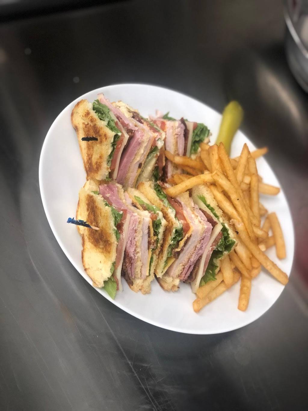 Magnolia Grill | restaurant | 210 E Charles St, Mt Angel, OR 97362, USA | 5039961029 OR +1 503-996-1029