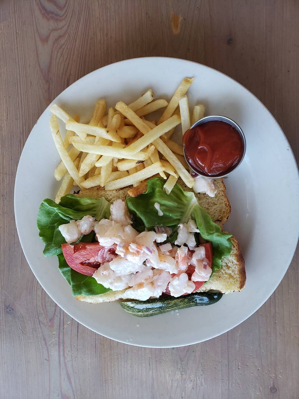 The Sandbar Restaurant | restaurant | 100 Spring Ave, Anna Maria, FL 34216, USA | 9417780444 OR +1 941-778-0444