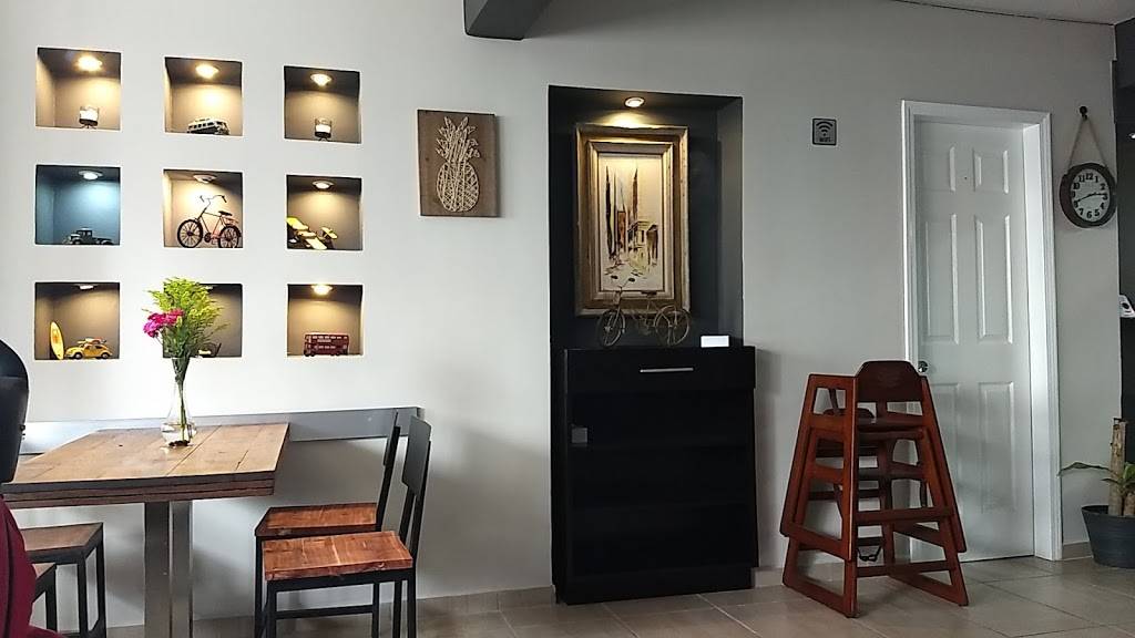 The Bike Café | bakery | Av del Agua #40, Playas, Costa Hermosa, 22504 Tijuana, B.C., Mexico | 016648389858 OR +52 664 838 9858