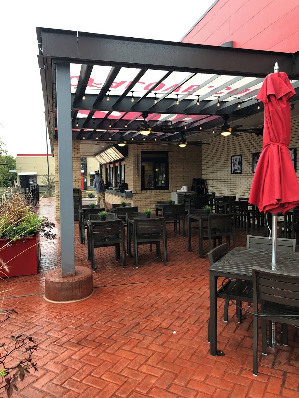 Chick-fil-A | restaurant | 3040 W Mockingbird Ln, Dallas, TX 75235, USA | 2147363866 OR +1 214-736-3866