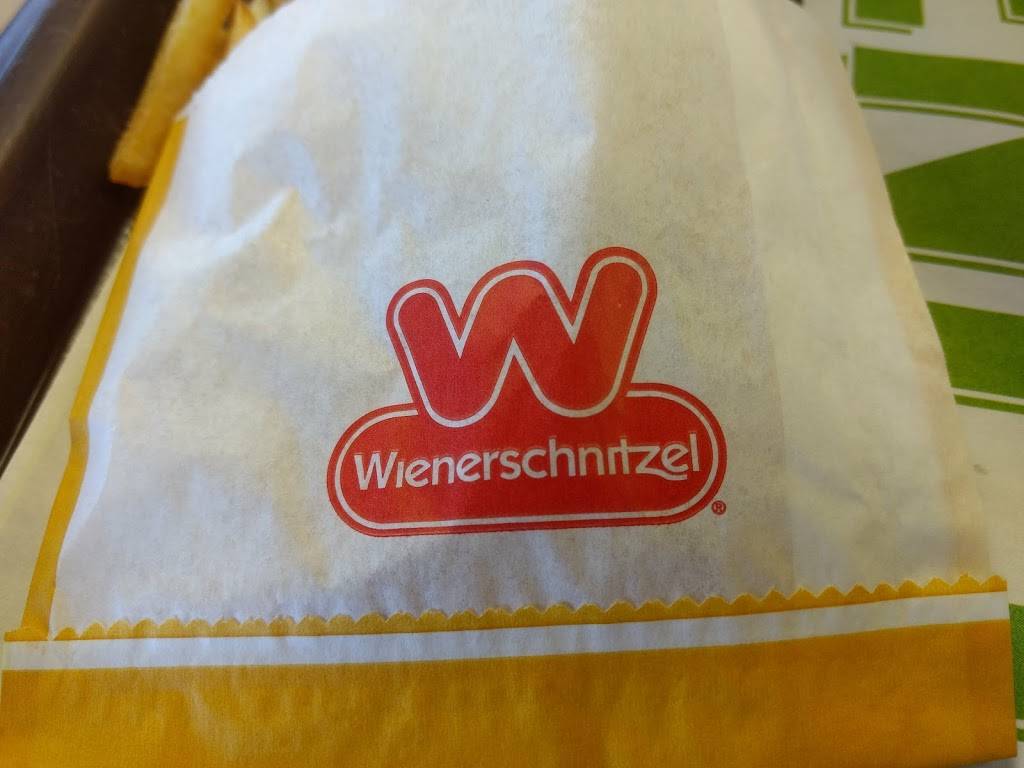 Wienerschnitzel | restaurant | 1899 Lee Trevino Dr AVE, El Paso, TX 79935, USA | 9155937389 OR +1 915-593-7389