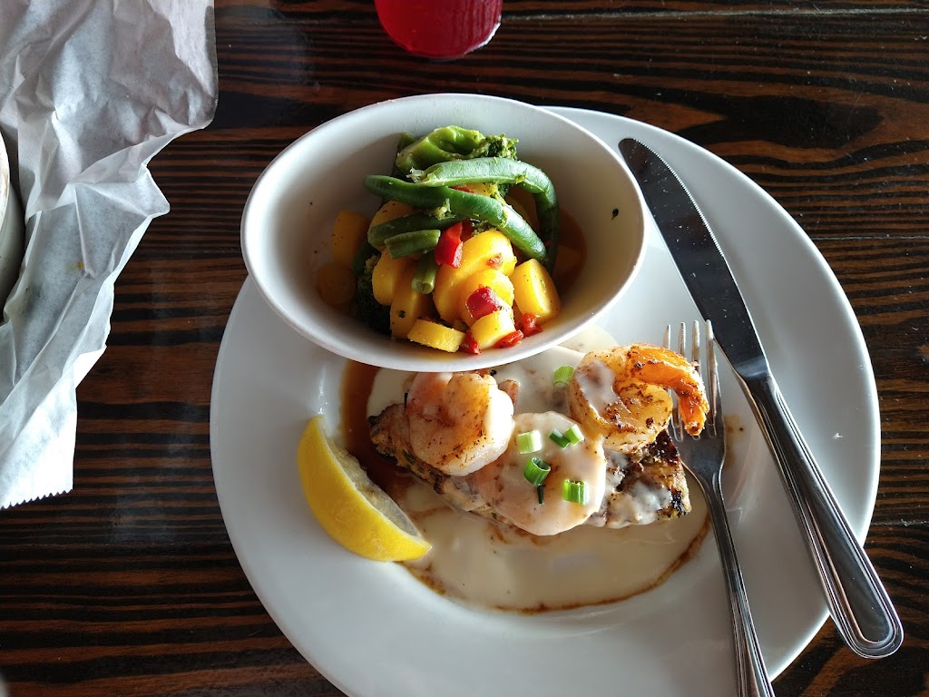 Runaway Island | restaurant | 14521 Front Beach Rd, Panama City Beach, FL 32413, USA | 8506344884 OR +1 850-634-4884