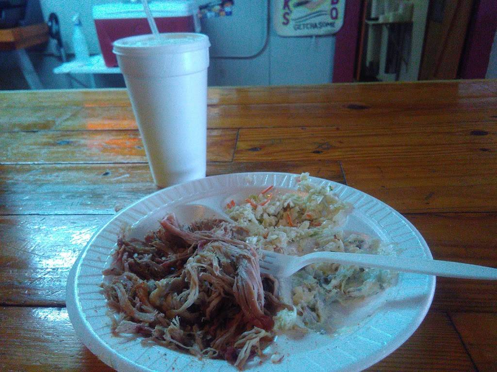 Hanks #1 BBQ | restaurant | 5809 US-45, Columbus, MS 39705, USA | 6623274233 OR +1 662-327-4233