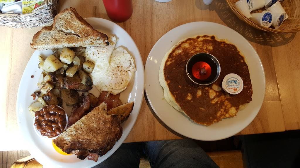 Chamberlins Lookout | restaurant | 804 Chemin Riverside, Wakefield, QC J0X 3G0, Canada | 8194592808 OR +1 819-459-2808