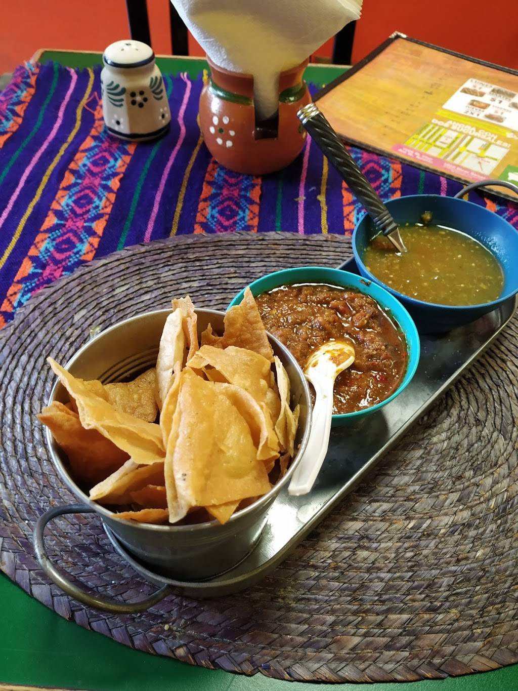 Latin World | restaurant | 1028 St Clair Ave W, Toronto, ON M6E 1A4, Canada | 4166033311 OR +1 416-603-3311