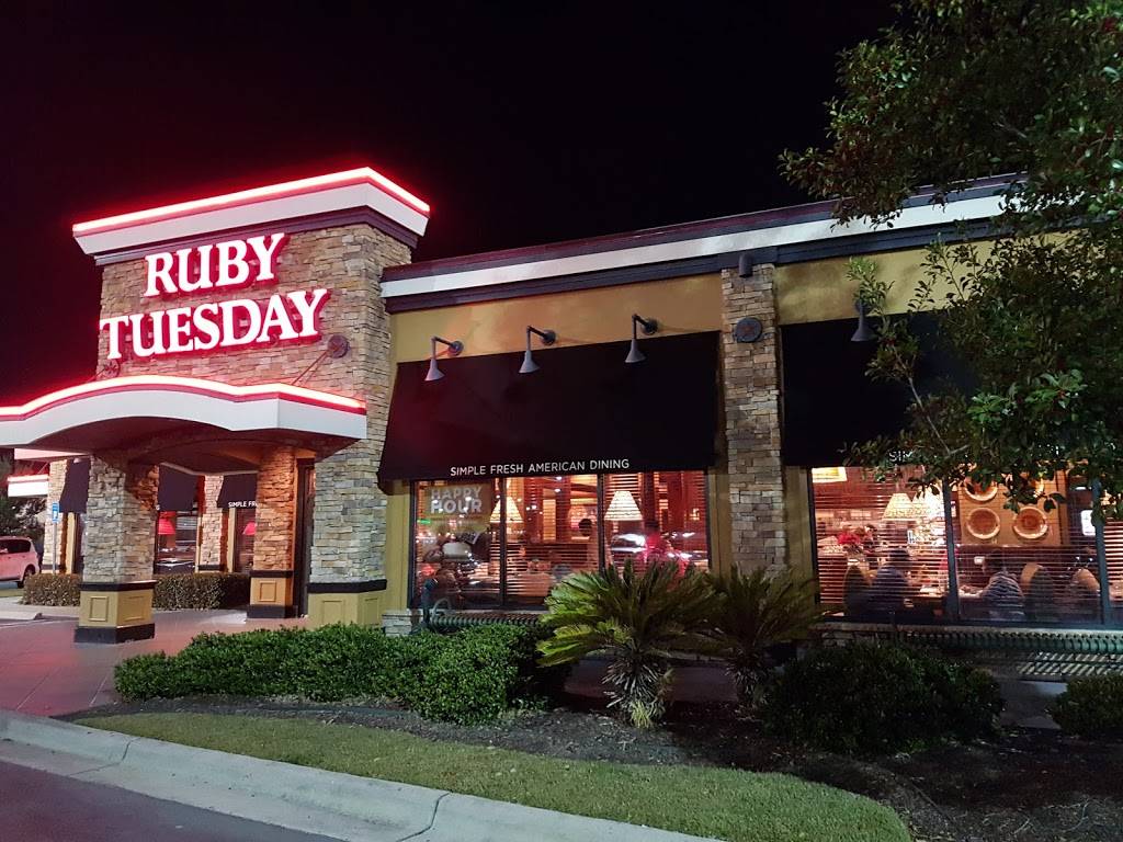 Ruby Tuesday | restaurant | 580 Al Henderson Blvd, Savannah, GA 31419, USA | 9129200128 OR +1 912-920-0128
