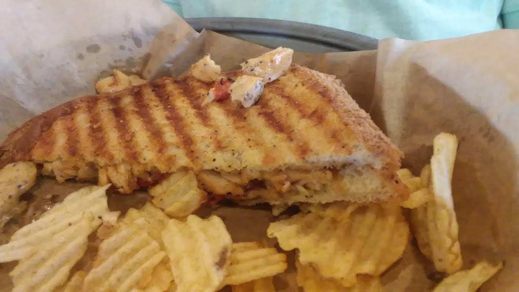 Jarretys Place | cafe | 701 Main St, Rochester, IN 46975, USA | 5742237101 OR +1 574-223-7101