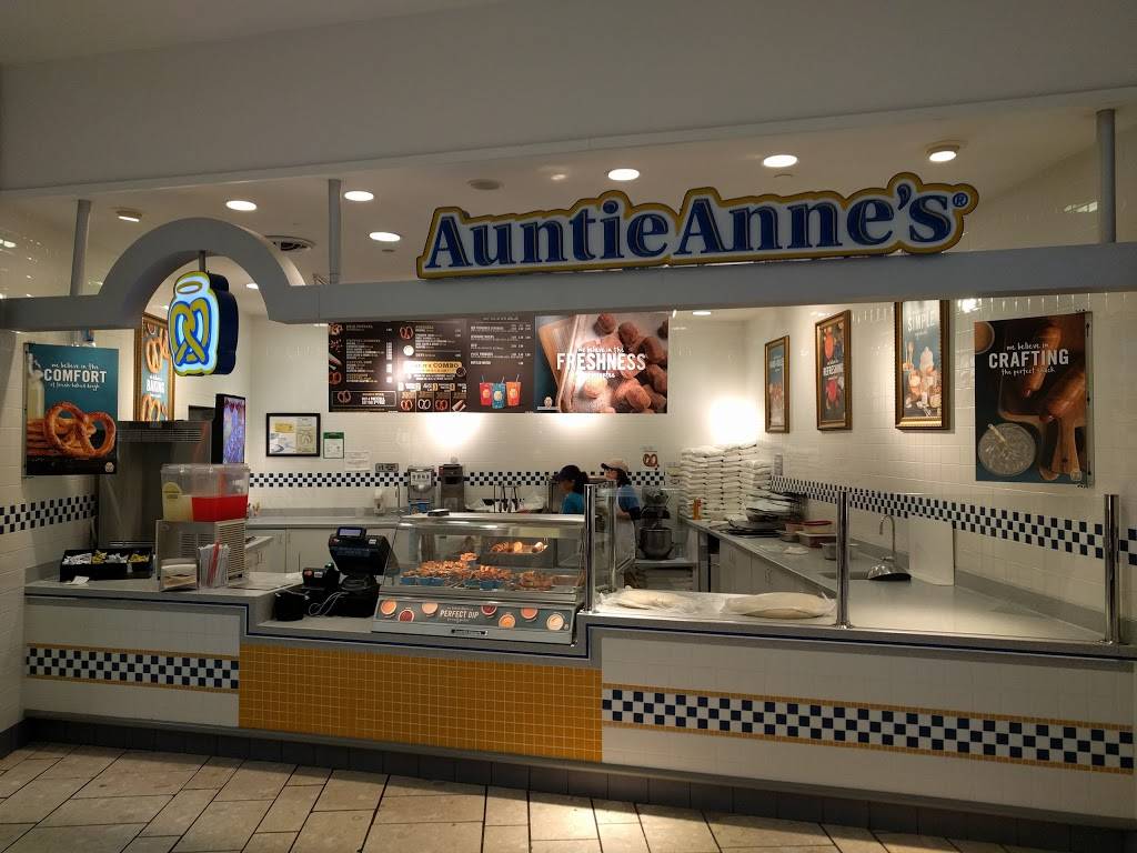 Auntie Annes | cafe | 1212 Stoneridge Mall Rd, Pleasanton, CA 94588, USA | 9254637927 OR +1 925-463-7927