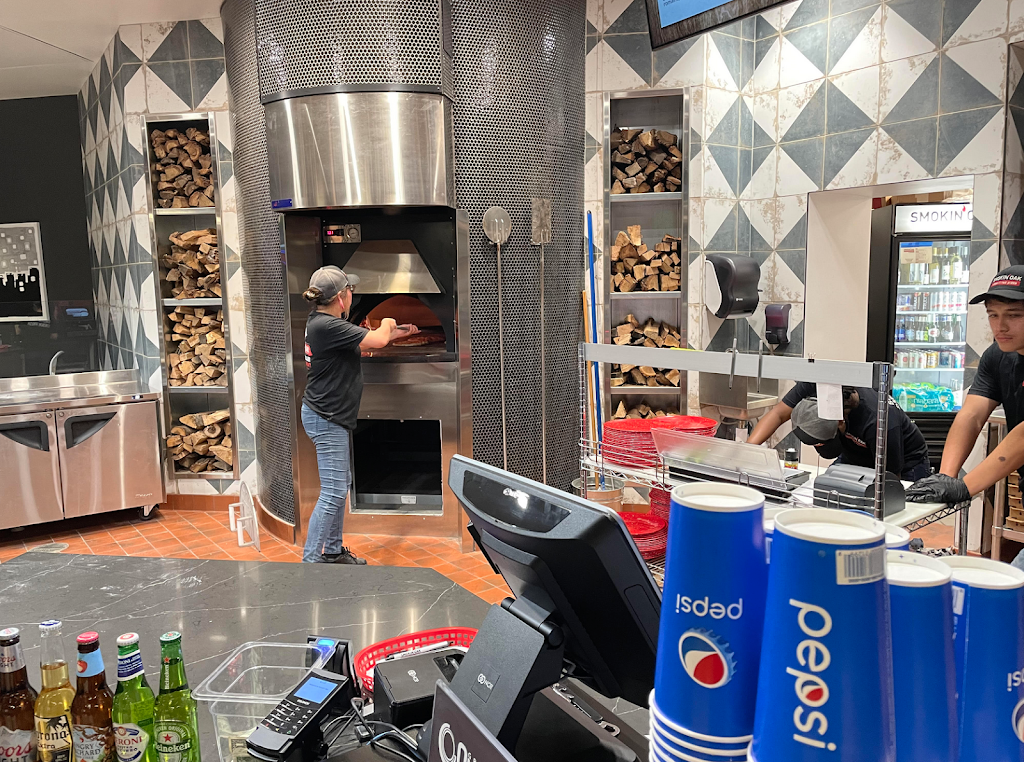 Smokin Oak Wood-Fired Pizza | restaurant | 220 S 31st Ave #3103, Omaha, NE 68131, USA | 5314661264 OR +1 531-466-1264