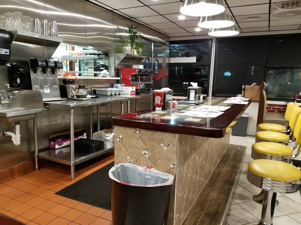 Milford Diner | restaurant | 886 Bridgeport Ave, Milford, CT 06460, USA | 2036932033 OR +1 203-693-2033