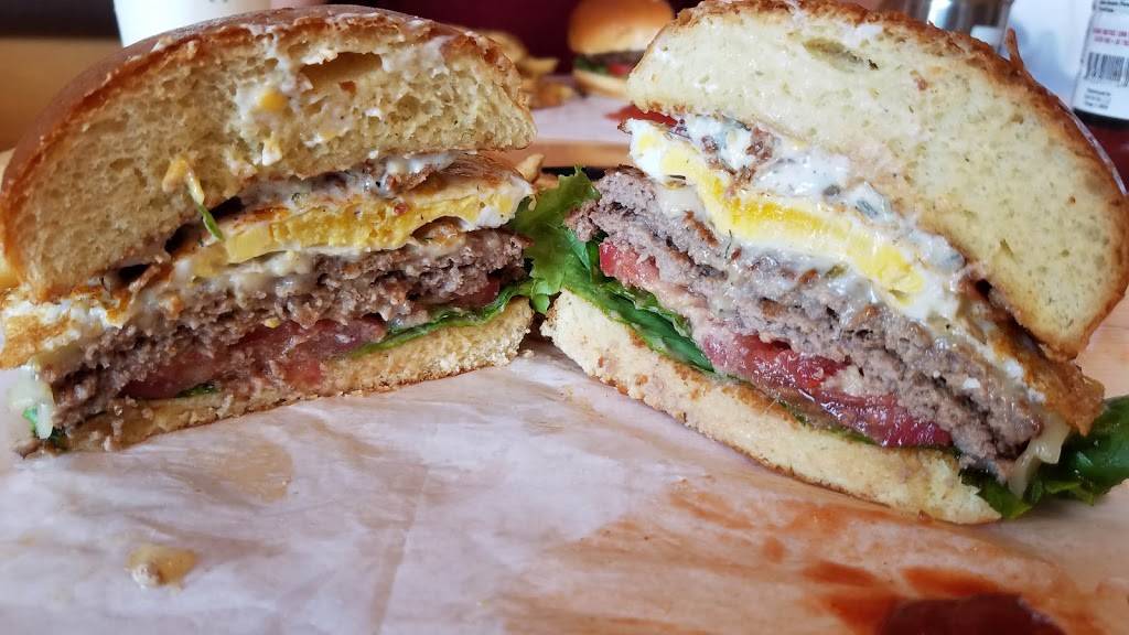 Meatheads Burgers & Fries | restaurant | 2555 W 75th St, Naperville, IL 60540, USA | 6303556066 OR +1 630-355-6066