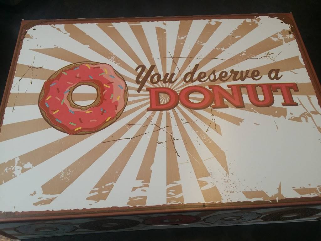 Bizzy Jeans Donuts | bakery | 1811 Pioneer Pkwy E, Springfield, OR 97477, USA | 4582058611 OR +1 458-205-8611