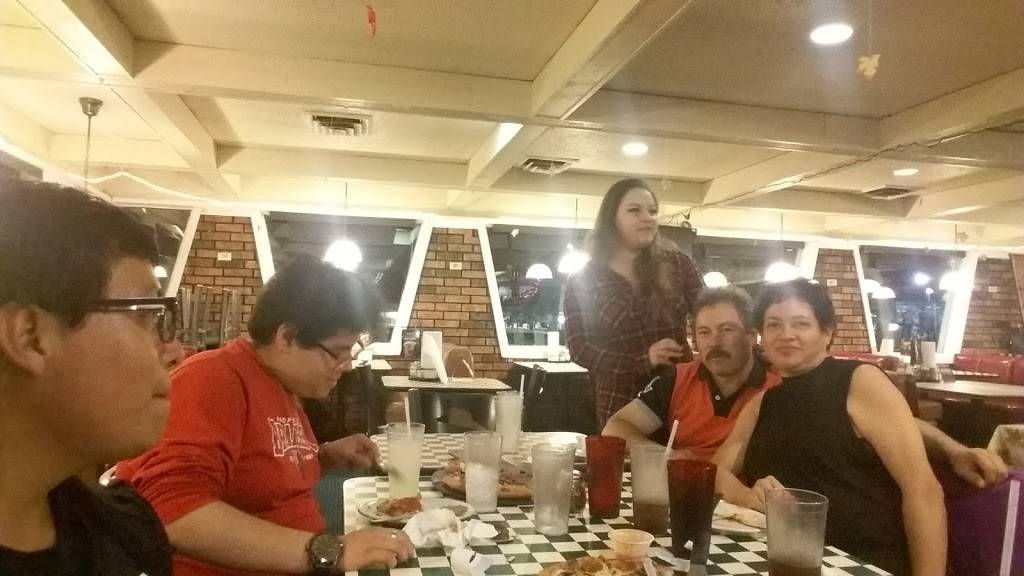 Pizza Hut | restaurant | 4401 W Elm St, McHenry, IL 60050, USA | 8153441520 OR +1 815-344-1520