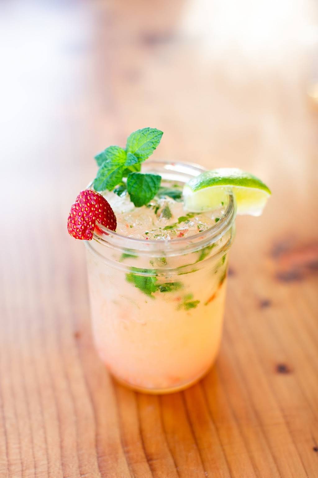 HOOKd Bar and Grill | restaurant | 2225 CA-154, Santa Barbara, CA 93105, USA | 8053508351 OR +1 805-350-8351