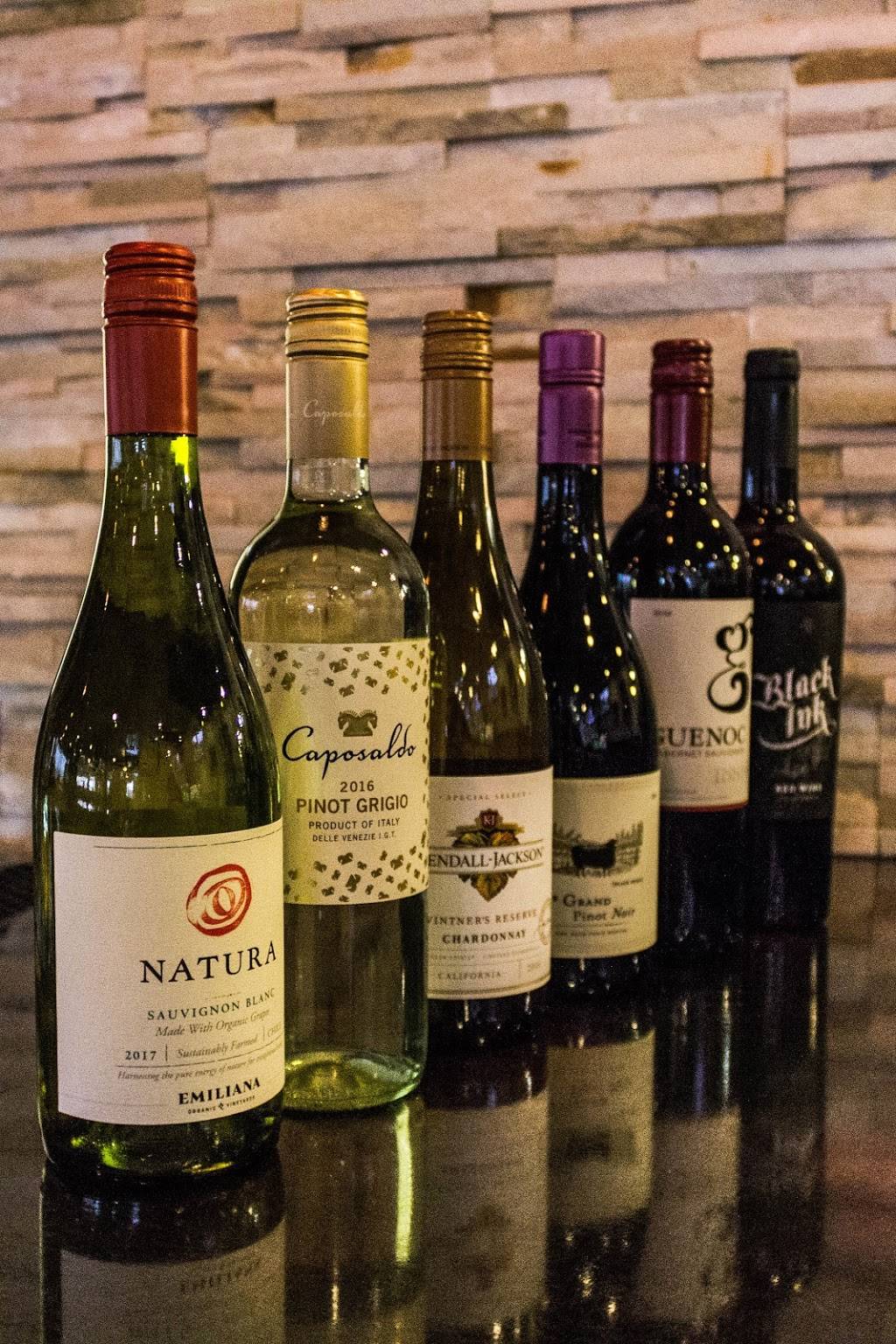 Bottoms Up Sports Bar & Grill | restaurant | 1807 S Washington St, Naperville, IL 60565, USA | 6303642070 OR +1 630-364-2070