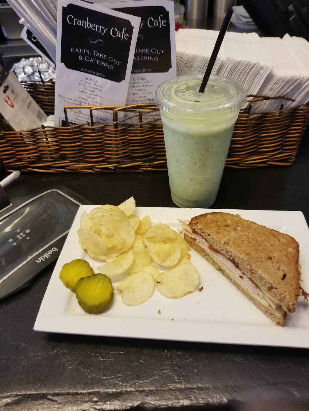 Cranberry Cafe | meal takeaway | 704 E Broadway, Boston, MA 02127, USA | 6172683553 OR +1 617-268-3553