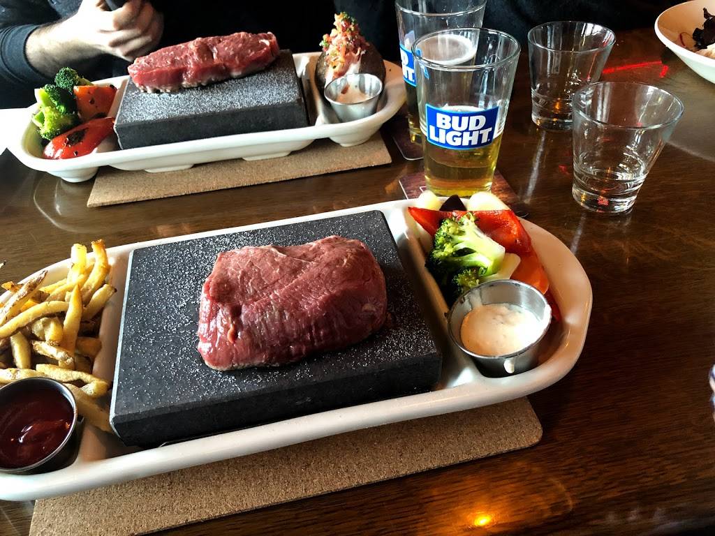 Crazy Horse | restaurant | 115 Roland Michener Dr, Kanata, ON K2T 1G7, Canada | 6135918884 OR +1 613-591-8884