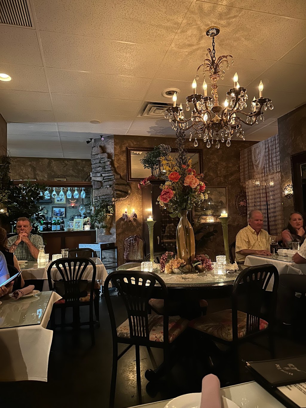 Vinnys Italian Kitchen | restaurant | 970 N Phoenix Rd #104, Medford, OR 97504, USA | 5417723668 OR +1 541-772-3668