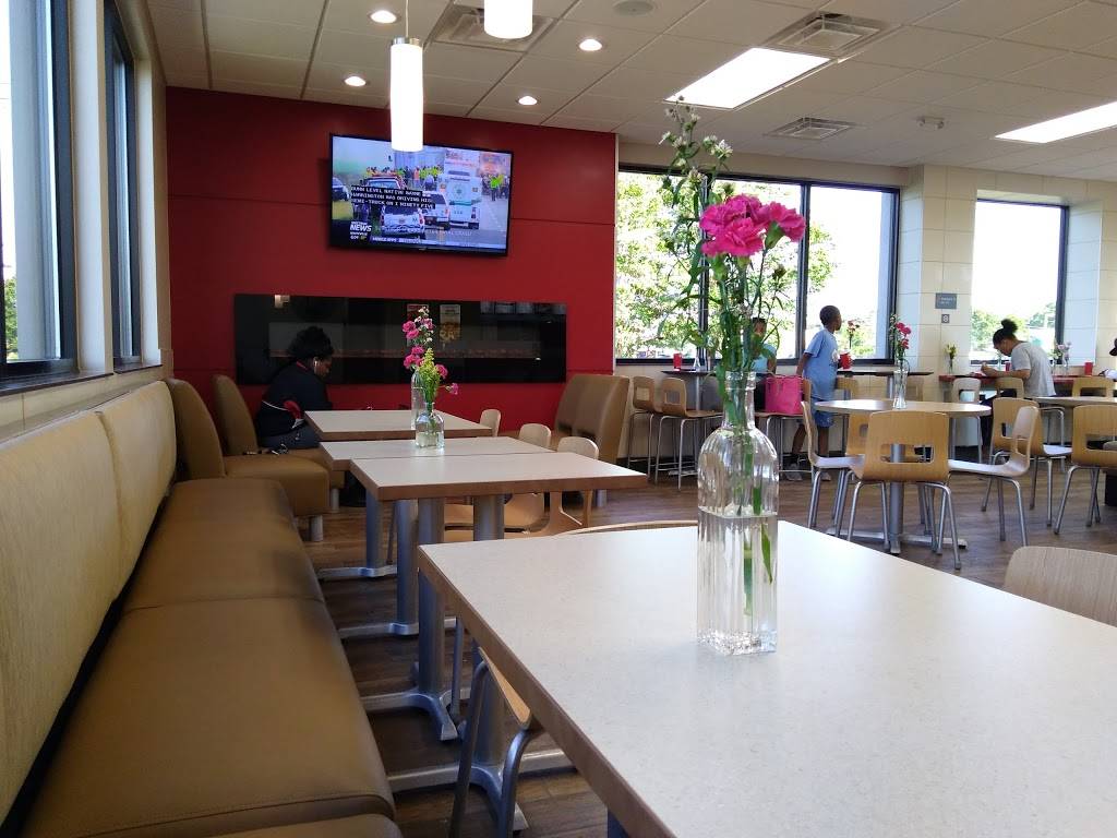 Wendys | restaurant | 350 S College Rd, Wilmington, NC 28403, USA | 9104520390 OR +1 910-452-0390
