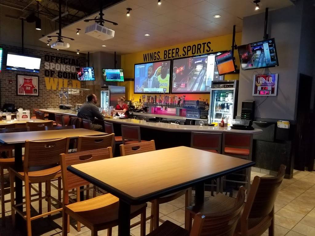 Buffalo Wild Wings | meal takeaway | 1819 West Stewart Ave, Wausau, WI 54401, USA | 7158459464 OR +1 715-845-9464