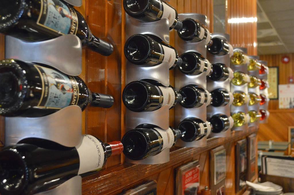 Joes Pizzeria & Restaurant | restaurant | 346 Union Ave, Holbrook, NY 11741, USA | 6319813029 OR +1 631-981-3029