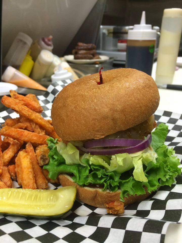 The Corner Café | restaurant | 15683 Roy Rogers Dr, Victorville, CA 92392, USA | 7609006676 OR +1 760-900-6676