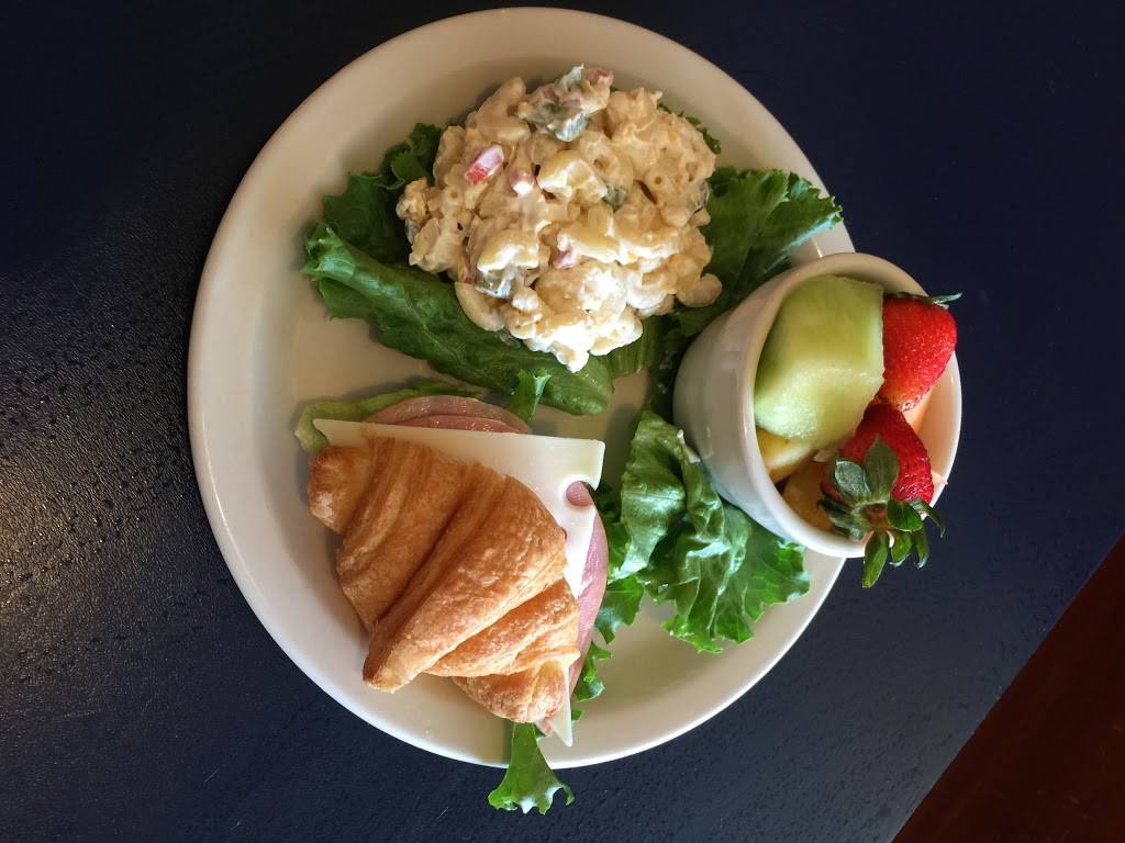 World Famous MOMS | restaurant | 204 S Main St, Aubrey, TX 76227, USA | 9402024940 OR +1 940-202-4940