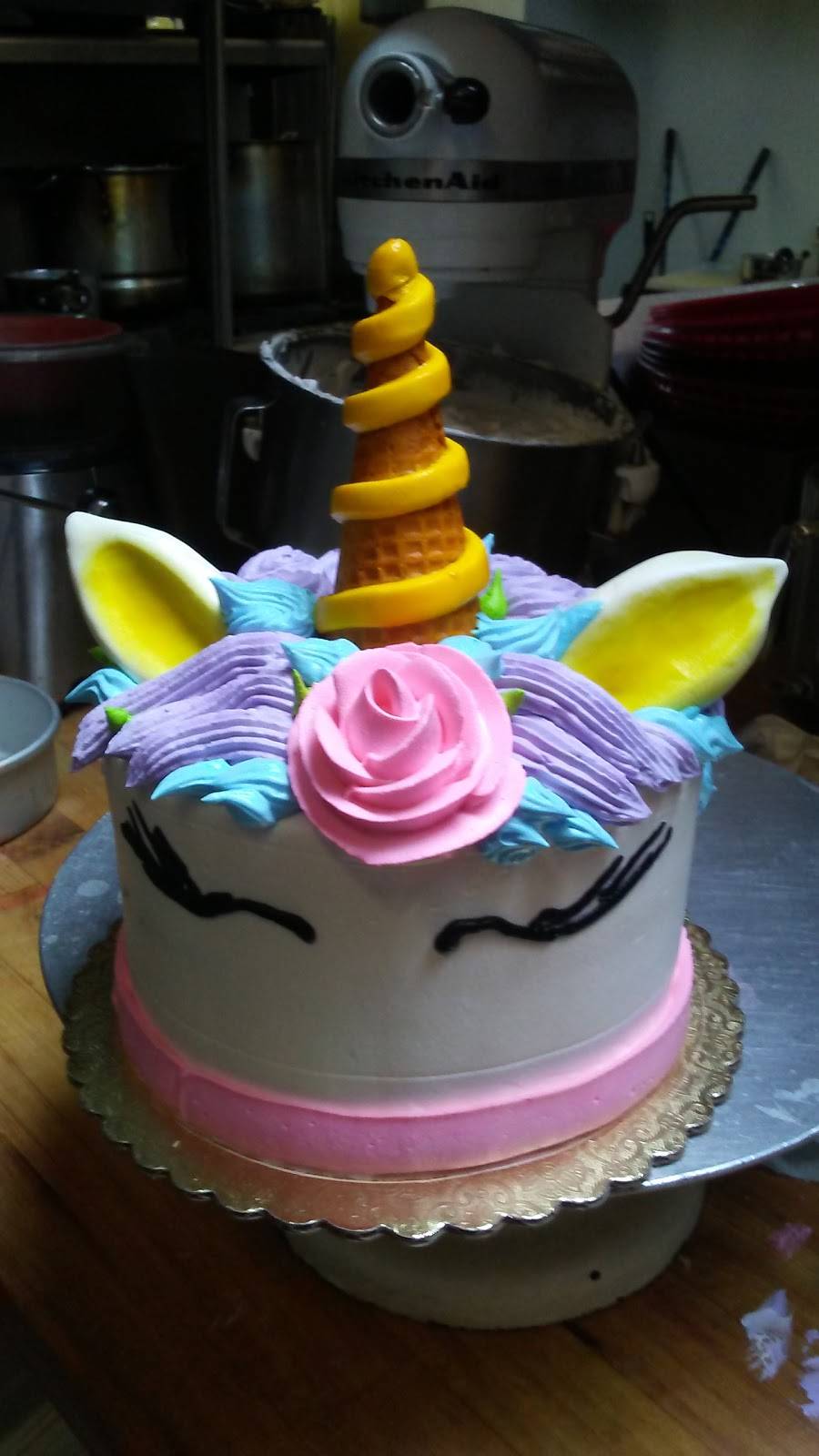 Manolys Bakery | restaurant | 11771 Santa Monica Blvd, Los Angeles, CA 90025, USA | 3104730622 OR +1 310-473-0622