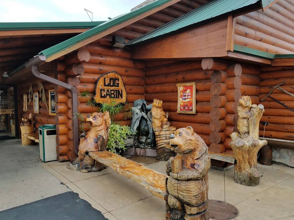 Log Cabin Family Restaurant | bakery | 1215 8th St, Baraboo, WI 53913, USA | 6083568034 OR +1 608-356-8034