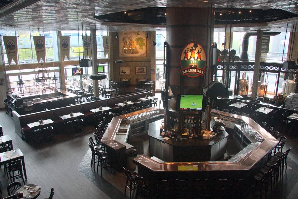 3 Brasseurs | restaurant | 2900 Avenue Pierre-Péladeau, Laval, QC H7T 3B3, Canada | 4509884848 OR +1 450-988-4848