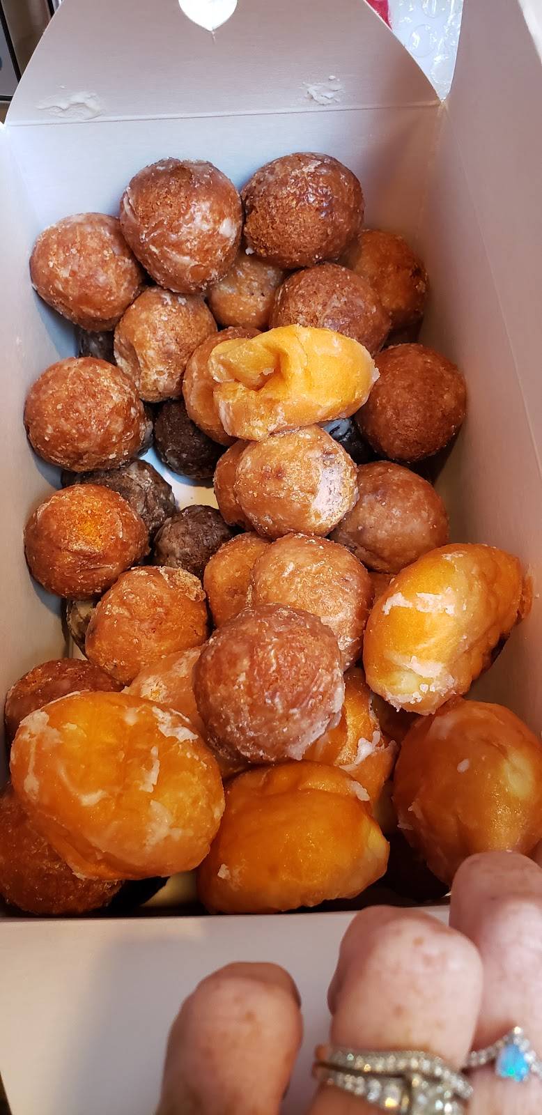 Dunkin | cafe | 4415 34th St E W, Bradenton, FL 34207, USA | 9418966293 OR +1 941-896-6293