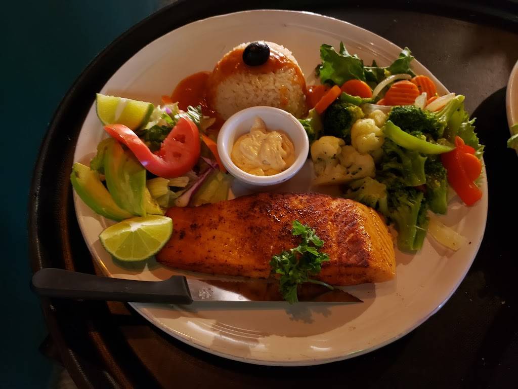 Don Gus | restaurant | 1324 W Ave I, Lancaster, CA 93534, USA | 6615828118 OR +1 661-582-8118