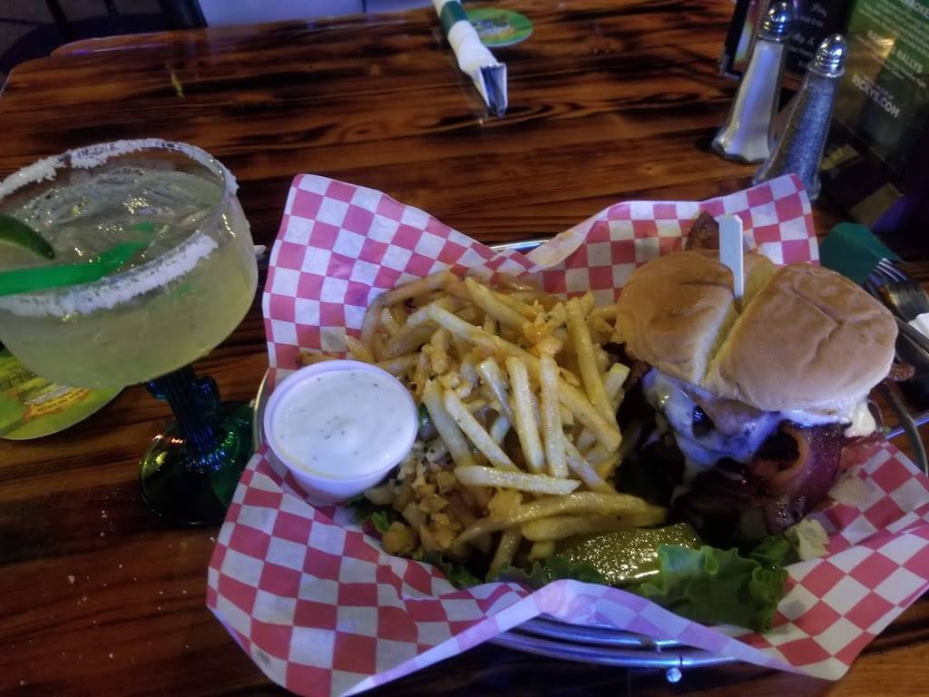 Rickys Sports Theatre & Grill | restaurant | 15028 Hesperian Blvd, San Leandro, CA 94578, USA | 5103170200 OR +1 510-317-0200