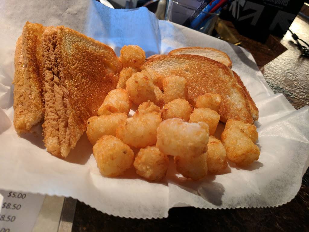 Kings Table Bar & Grill | restaurant | 2348 Grange Hall Rd, Beavercreek, OH 45431, USA | 9374311700 OR +1 937-431-1700