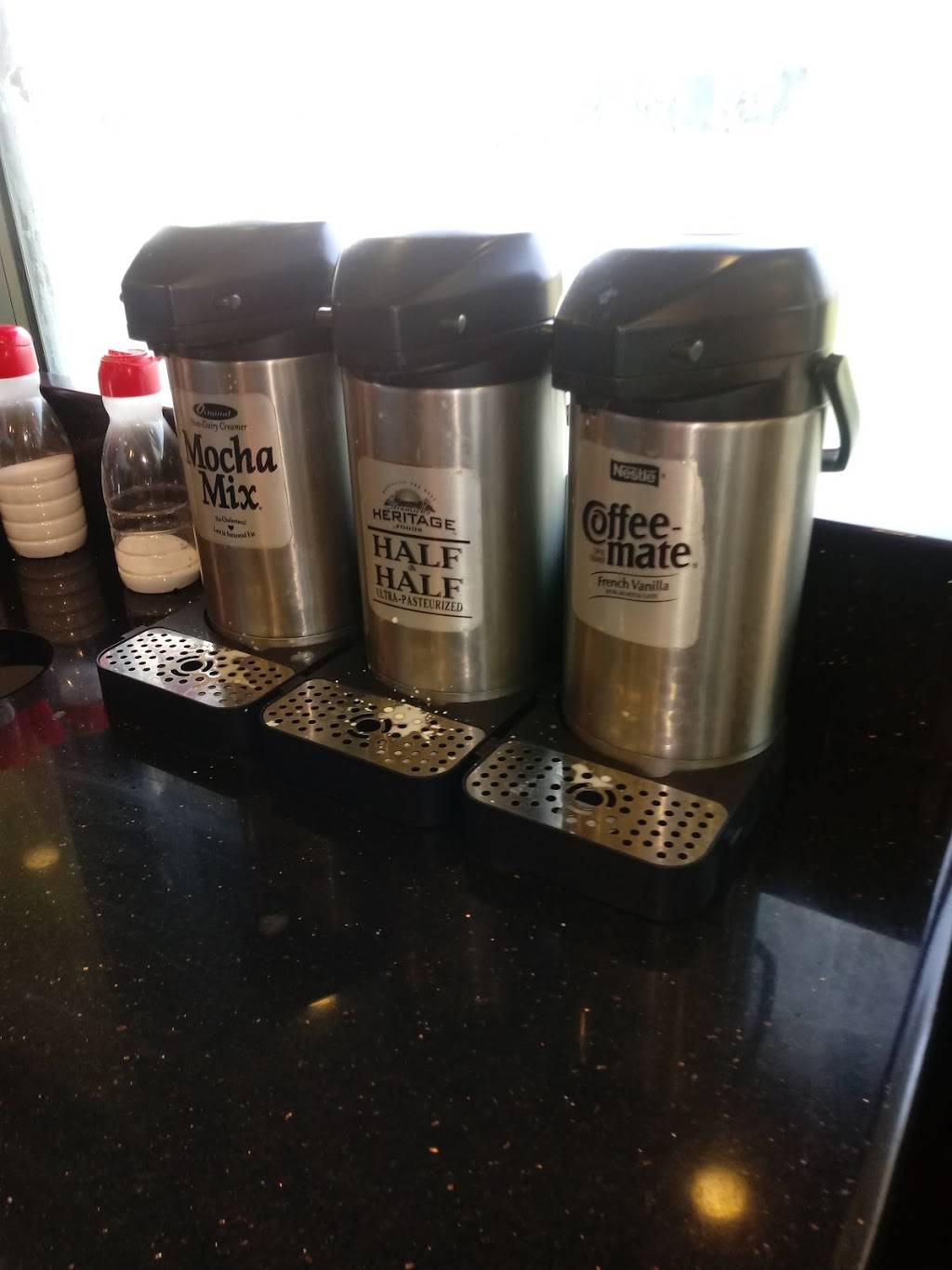 Yum Yum Donuts | cafe | 6804 De Soto Ave, Canoga Park, CA 91303, USA | 8189610264 OR +1 818-961-0264