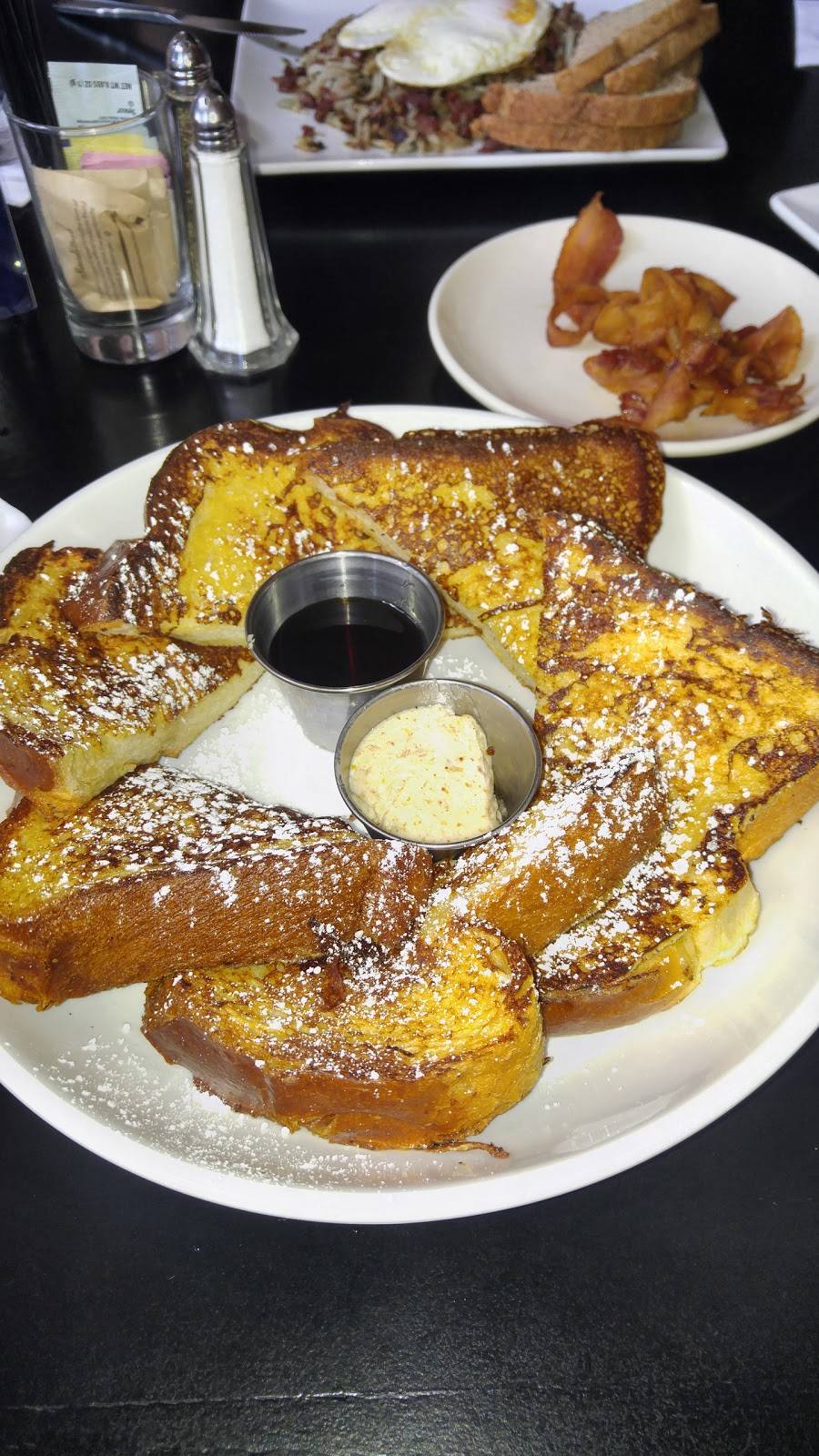 Harrys on Brady | restaurant | 1234 E Brady St, Milwaukee, WI 53202, USA | 4142736000 OR +1 414-273-6000