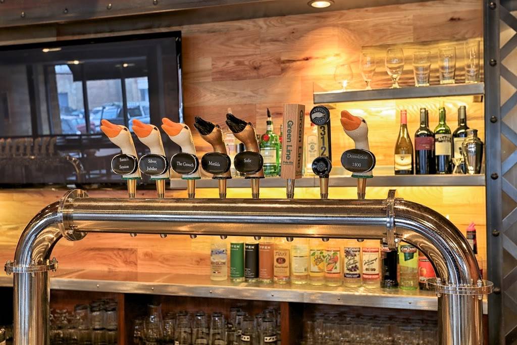 Goose Island Brewhouse | restaurant | 1800 N Clybourn Ave, Chicago, IL 60614, USA | 3129150071 OR +1 312-915-0071