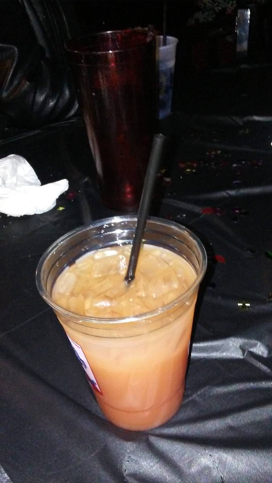 D Hangout Bar and Grill | restaurant | 550 S McLean Blvd, Elgin, IL 60123, USA | 8477170511 OR +1 847-717-0511