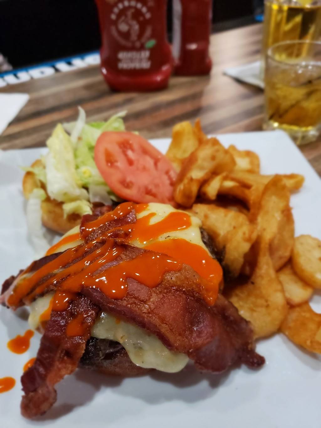 Charlie Mops | restaurant | 8505 Secor Rd, Lambertville, MI 48144, USA | 7345686686 OR +1 734-568-6686