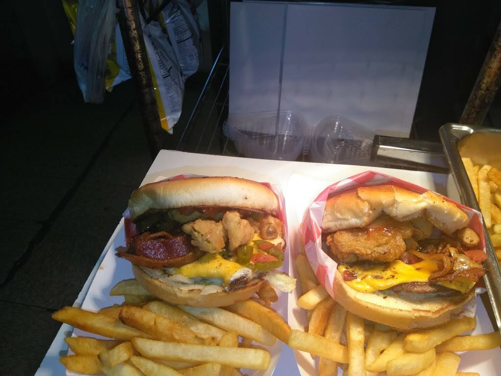 Vicks Famous Hamburgers | restaurant | 618 N Port Ave, Corpus Christi, TX 78408, USA | 3618825082 OR +1 361-882-5082