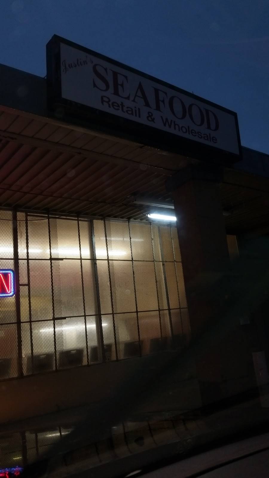 Justins Seafood | restaurant | 4334 S Court St, Montgomery, AL 36105, USA | 3342802010 OR +1 334-280-2010